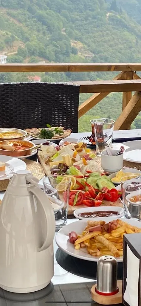 Chalet Kartal Tepesi Bungalov & Restaurant Trabzon